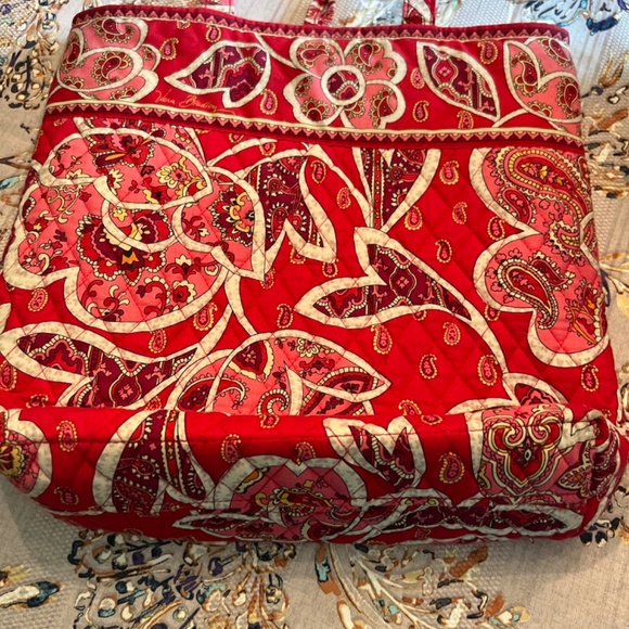 Vera Bradley Tote, wallet, and ID Wallet  in Rosy Posy Pattern - Picture 2 of 11